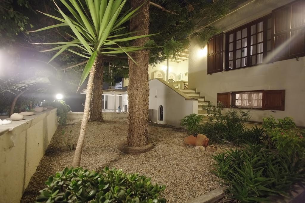 Villa Venus Adamantas  Exteriör bild
